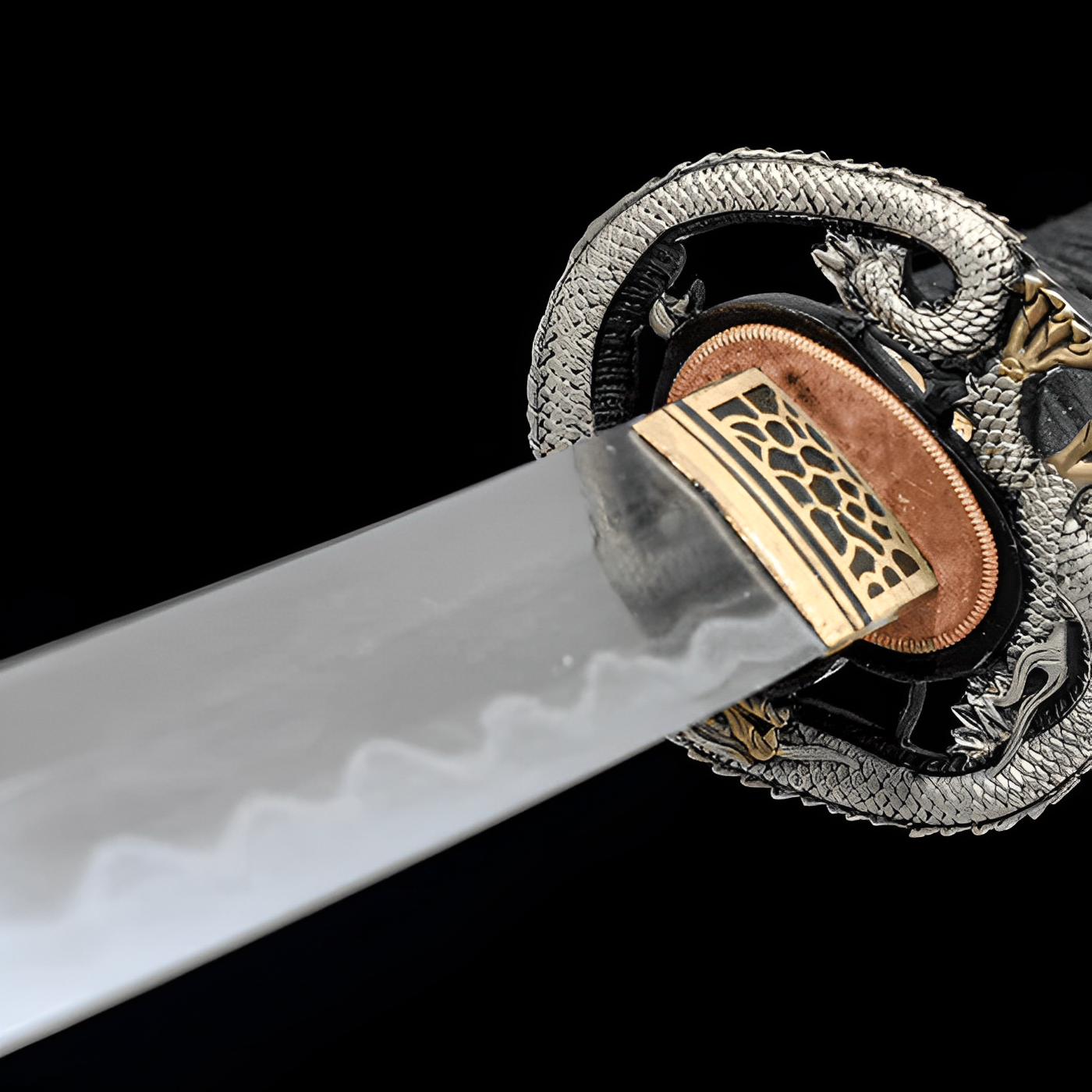 Katana Ryūjin (Acciaio T10 Damasco & Hamon Autentico) - dettaglio dell'incisione