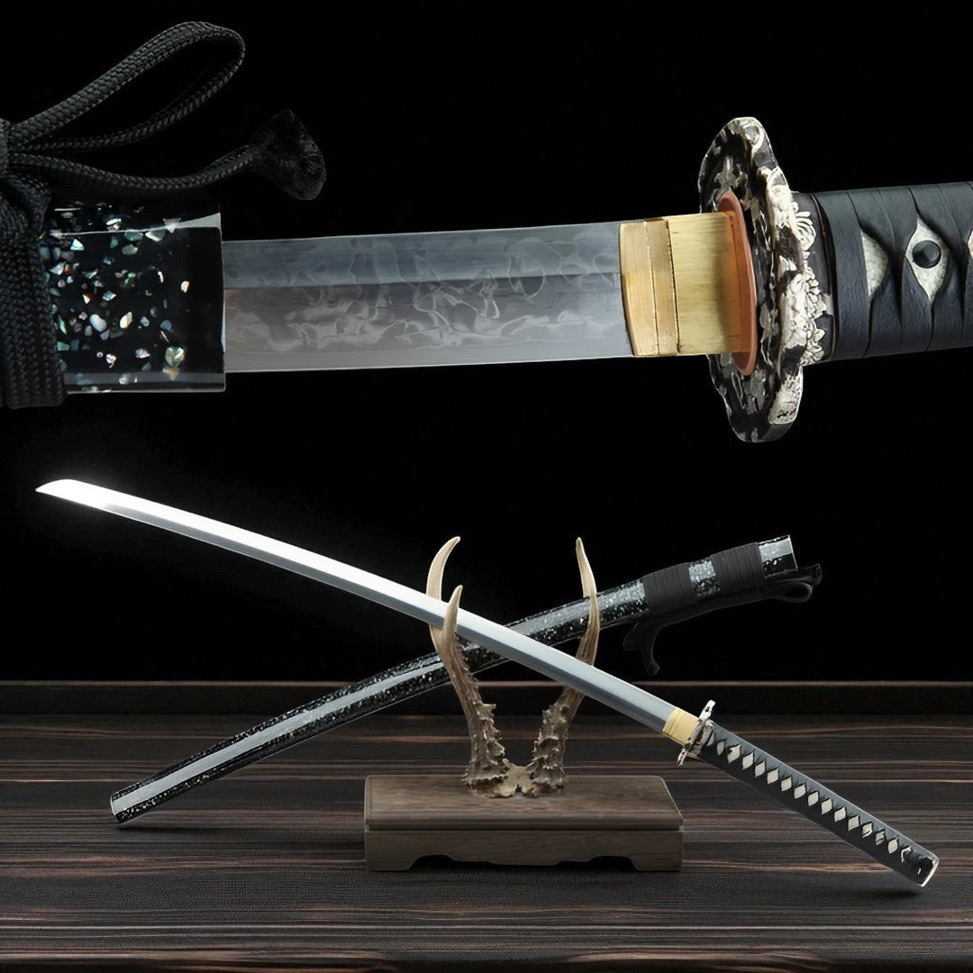 Katana Ginkai (Acciaio T10 & Hamon Autentico HITATSURA) - vista principale su supporto