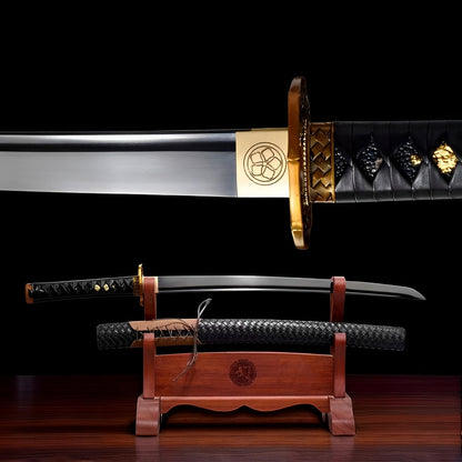 Wakizashi Kurohana (Acciaio al Carbonio) - vista principale su supporto